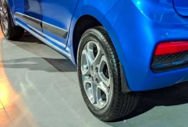 16 inch diamond cut alloy wheels of Hyundai i20 2018 India facelift update